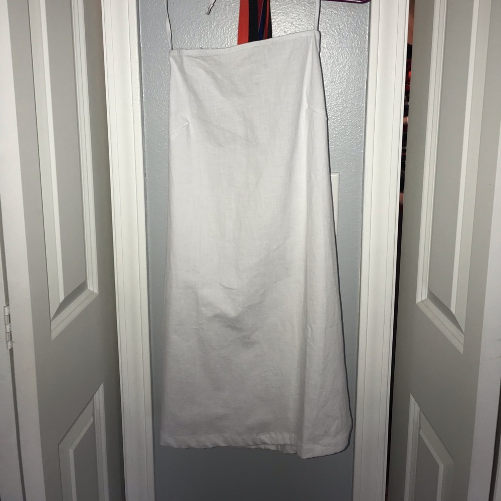 Super cute white dress!